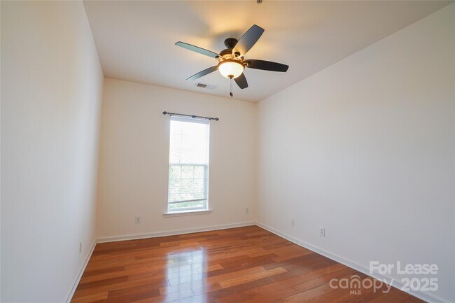Building Photo - 14774 Via Sorrento Dr