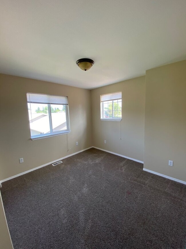 Building Photo - SINGLE FAMILY HOME ON STEVENS (RPM#40)