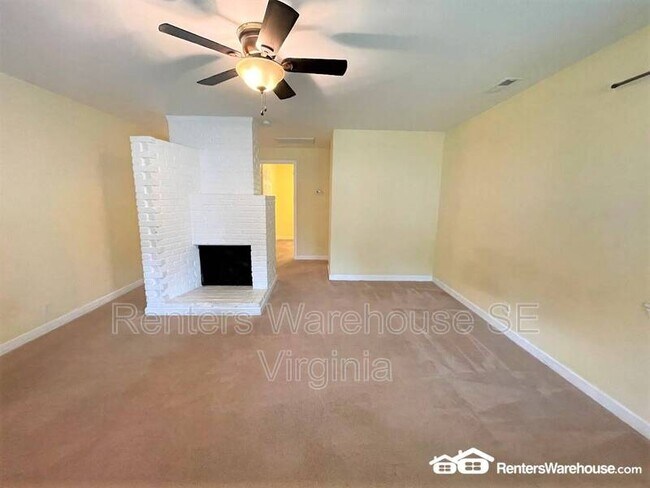 Building Photo - 500 Ashlawn Dr