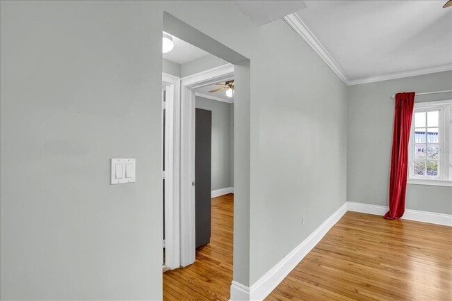 Building Photo - 2117 W Dekle Ave