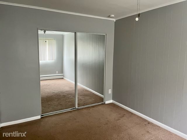 Building Photo - 2 br, 1 bath Condo - 16944 E 11 Mile Rd Ap...