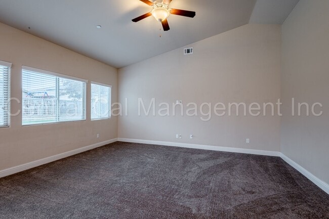 Building Photo - Large 4 Bedroom/2 Bath Home with Solar in Gossamer Grove - $2595 Per Month!