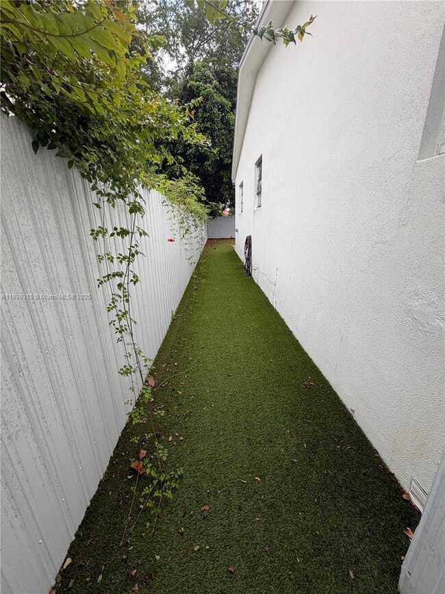 Building Photo - 1132 NW 38th St