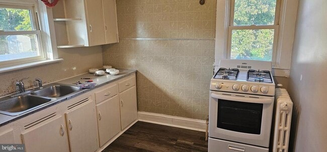 Building Photo - 2912 Hillcrest Ave