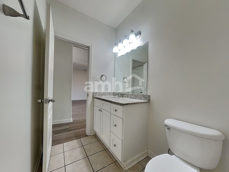 Building Photo - 7138 Arcastle Loop E