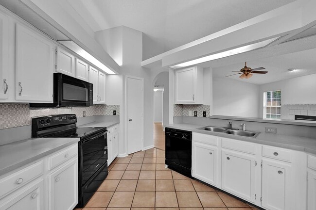 Building Photo - 9687 Hersham Ct