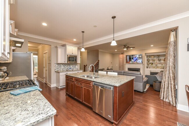 Building Photo - **LIKE NEW EXECUTIVE HOME IN PRESTIGIOUS H...