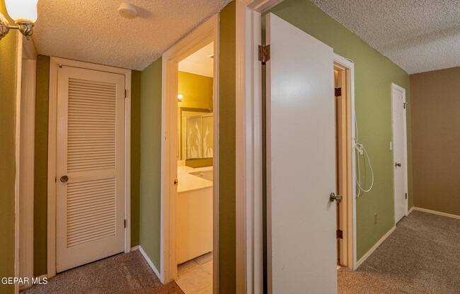 Building Photo - 2009 Bobby Jones Dr