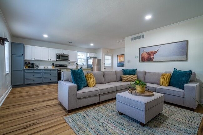 Building Photo - 3926 Brennan Dr