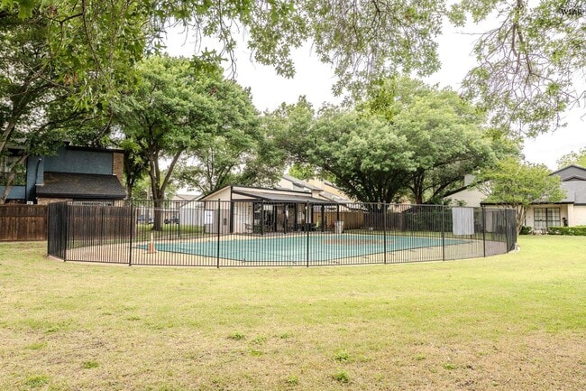 Building Photo - 4208 Picasso Dr