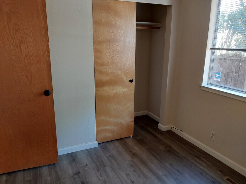 Building Photo - 436 Vasquez Ct