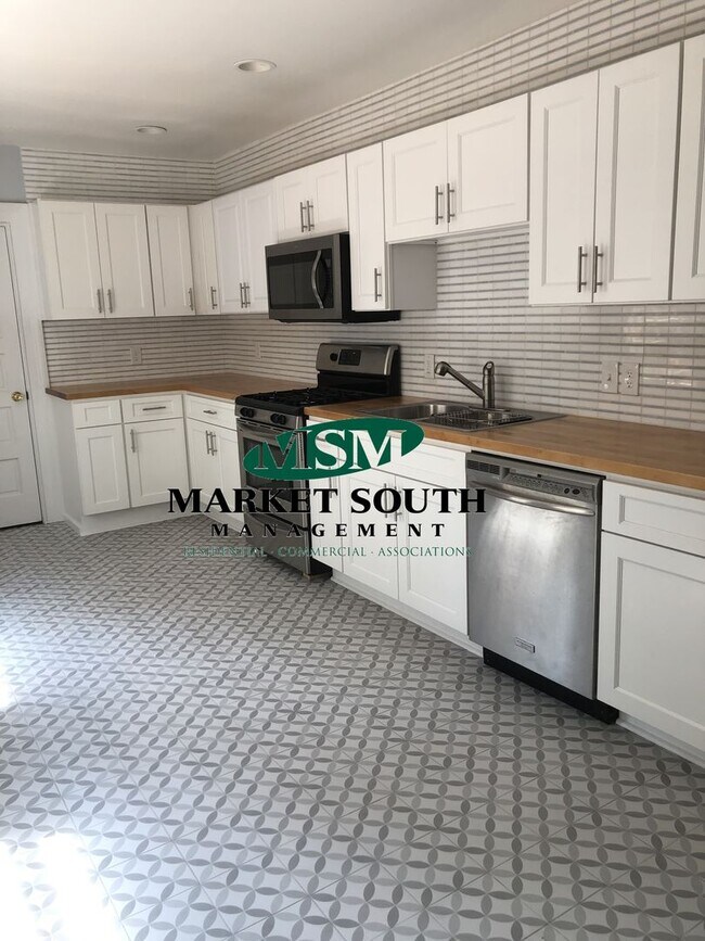 Primary Photo - *REDUCED!!* Beautifully Renovated Victoria...