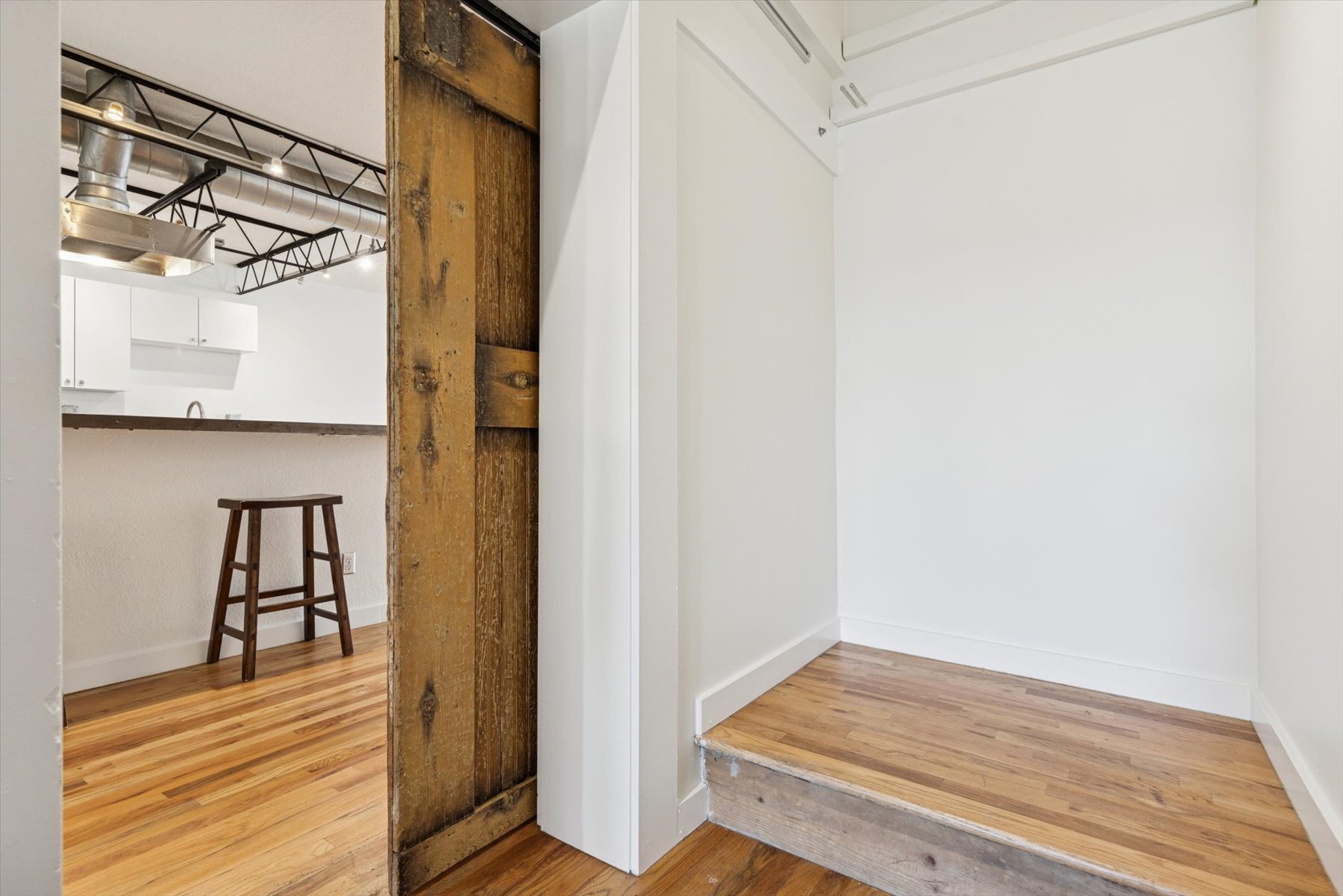 Building Photo - 117 Elati St Unit #2