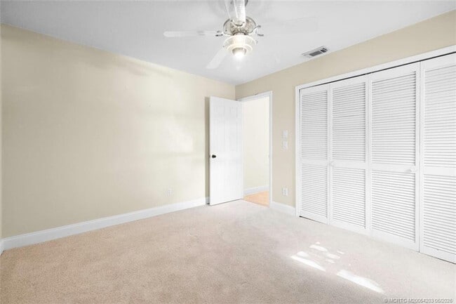 Building Photo - 3074 NE Loquat Ln