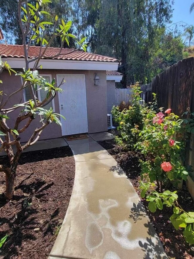 Primary Photo - 2003 Zolder Ct