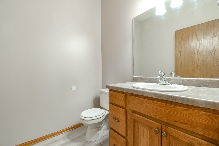 Building Photo - 9412 Forest Glen Dr