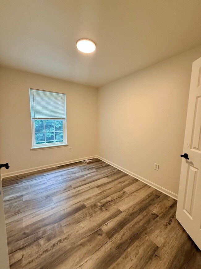 Building Photo - 601 Rockwood Dr