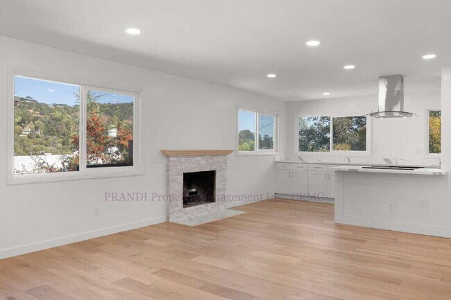 Building Photo - 40 Leafwood Cir