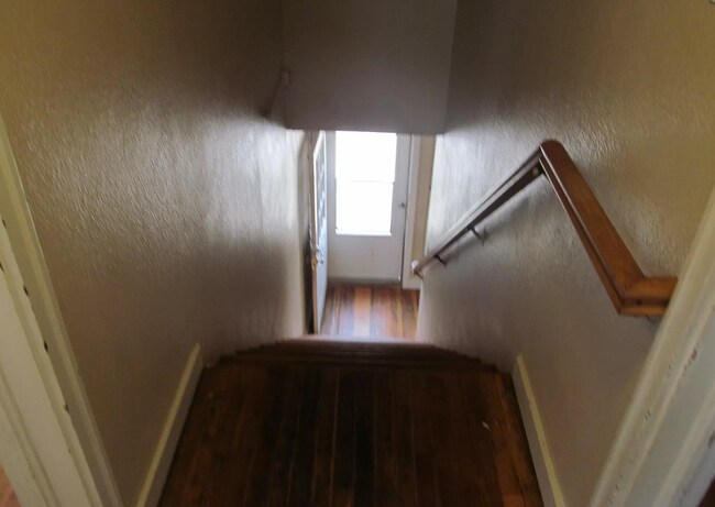 Building Photo - 1315 Sheldon St