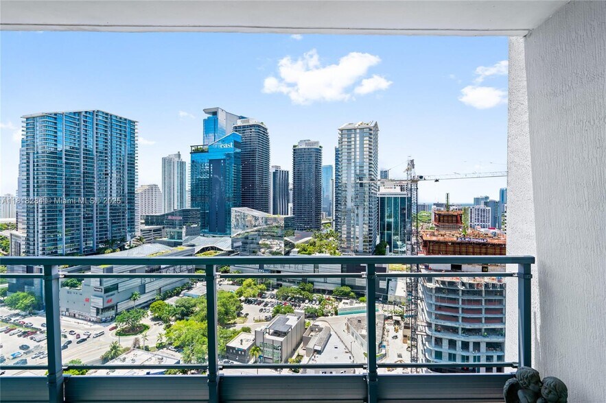Building Photo - 1300 S Miami Ave