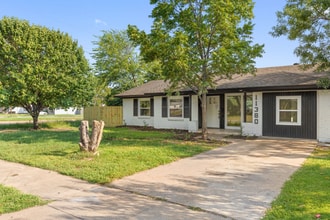 Building Photo - 11380 Lanewood Cir