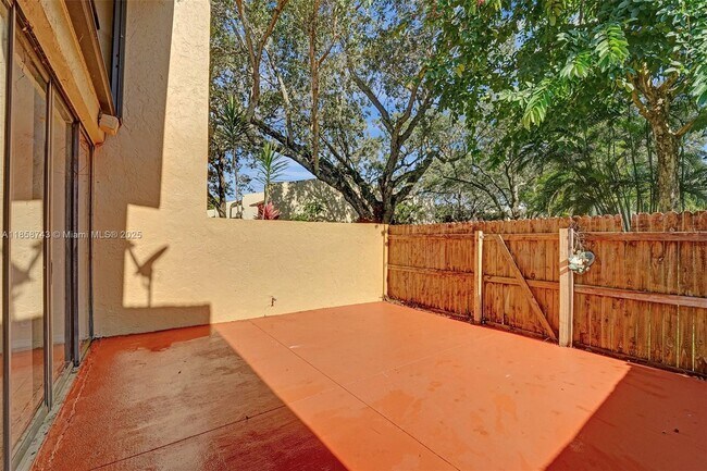 Building Photo - 760 E Coco Plum Cir