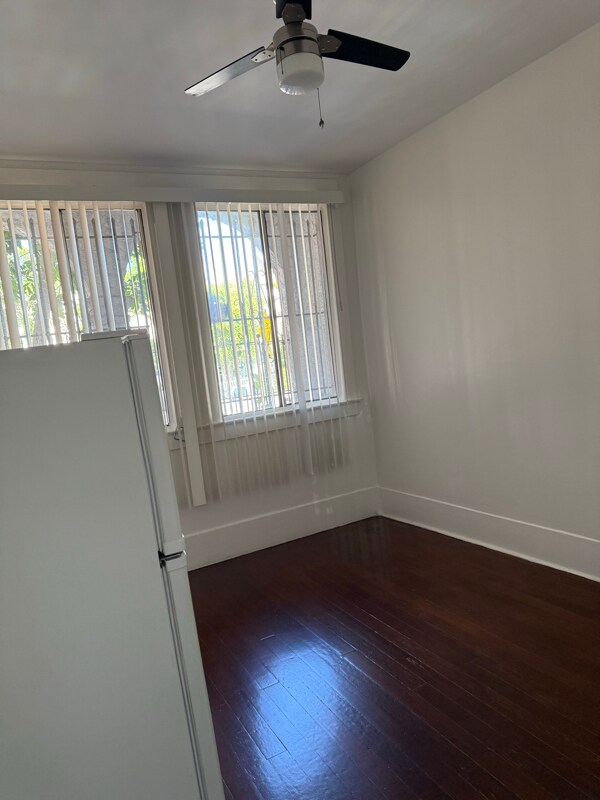Building Photo - 1114 N Poinsettia Pl