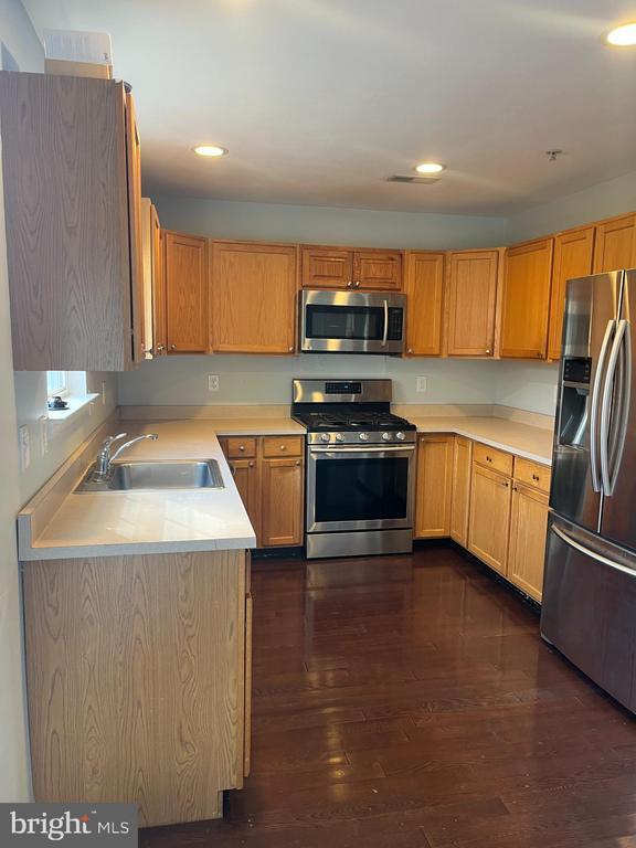 Building Photo - 313 Glenn Rose Cir