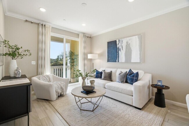 Building Photo - 394 Circuit Wy