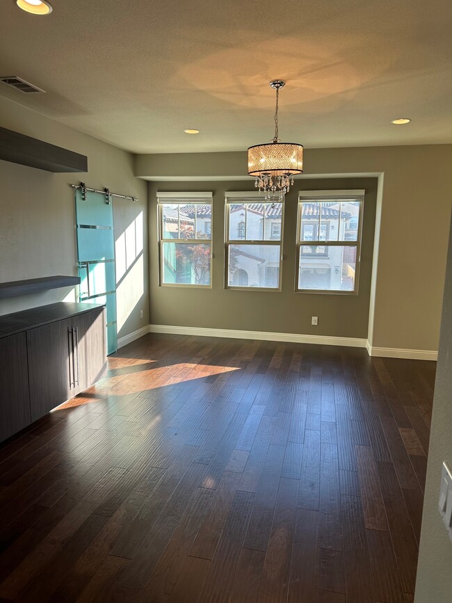 Building Photo - 3321 View Ridge Drive