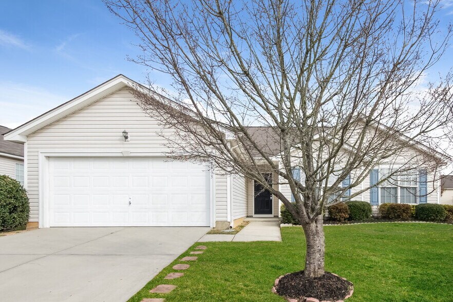 Primary Photo - 8433 Appledale Dr