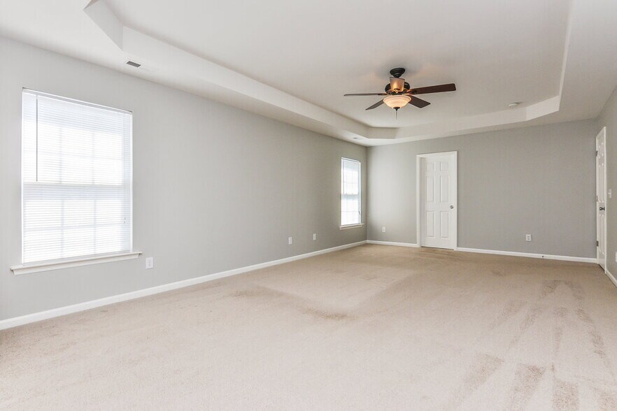 Building Photo - 804 Red Oak Tree Dr