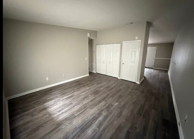 Building Photo - 318 Station Crossing Dr