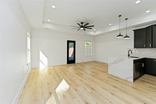 Building Photo - 4605 Siegel St