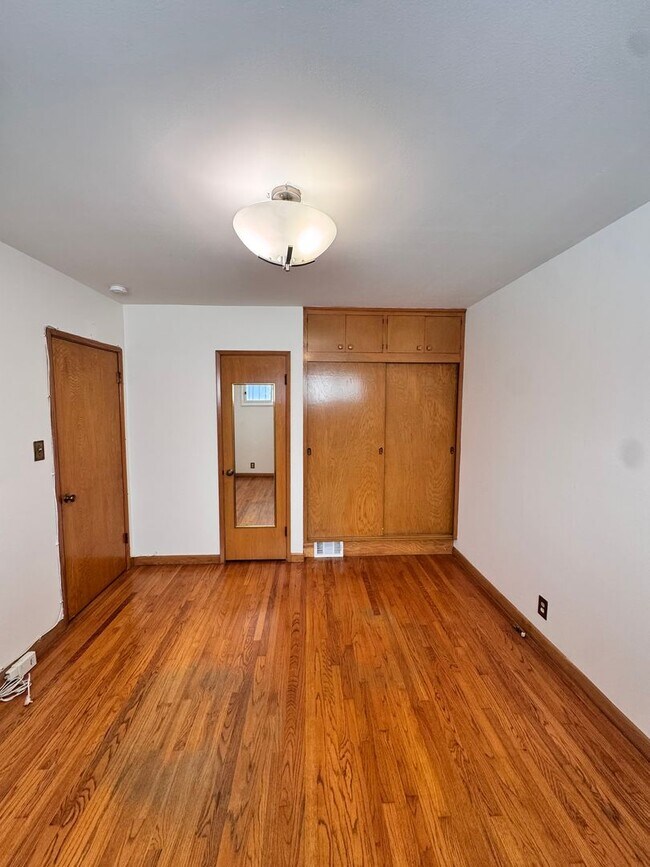 Building Photo - 4531 E Shaw St