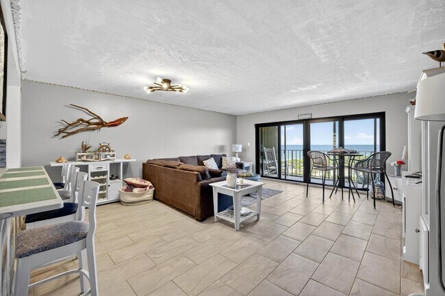 Building Photo - 801 S Ocean Dr