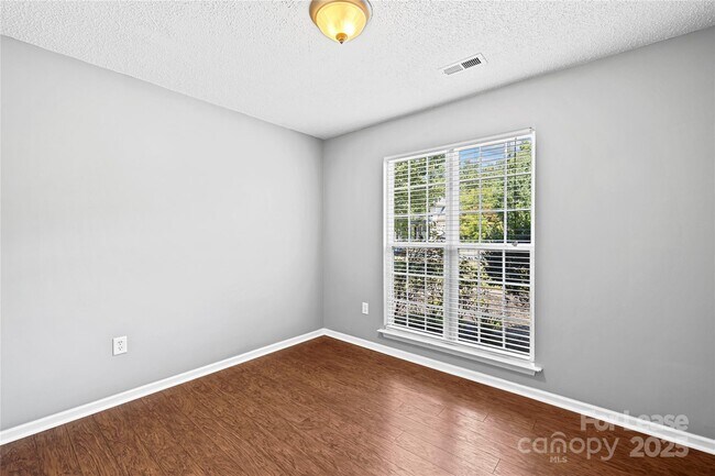 Building Photo - 2215 Genesis Dr
