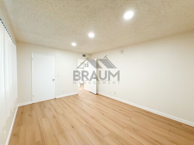 Building Photo - 13347 Victory Blvd