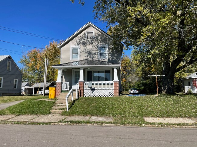 Primary Photo - Large house corner lot