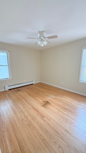 Building Photo - 3030 N Oleander Ave