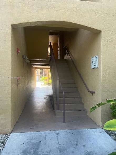 Building Photo - 791 N Pine Island Rd