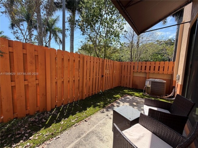 Building Photo - 6330 S Station Square