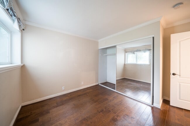 Building Photo - 8085 Caminito de Pizza