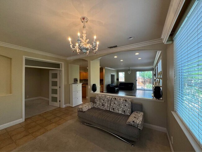 Building Photo - Home for Rent in Carmichael, CA