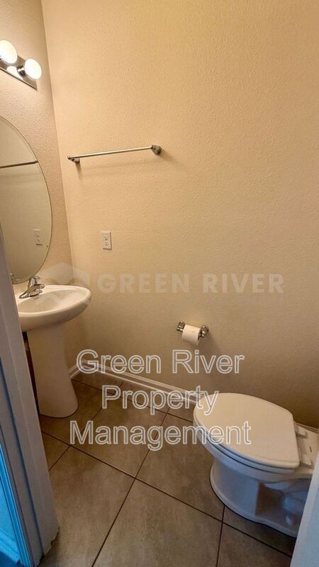 Building Photo - 575 Oakleaf Plantation Pkwy