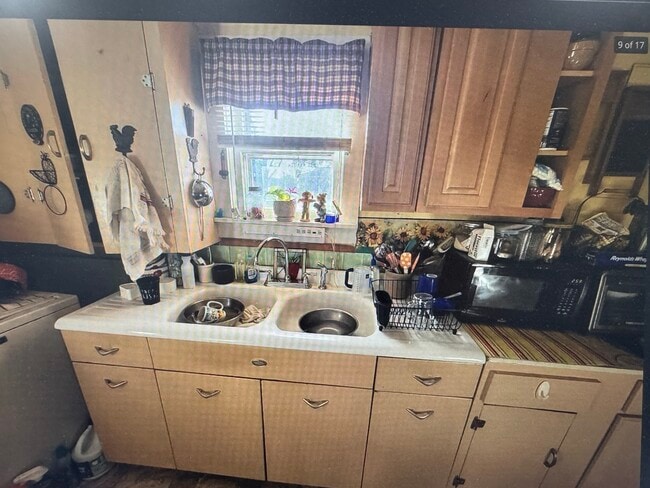 Building Photo - 202 E South St