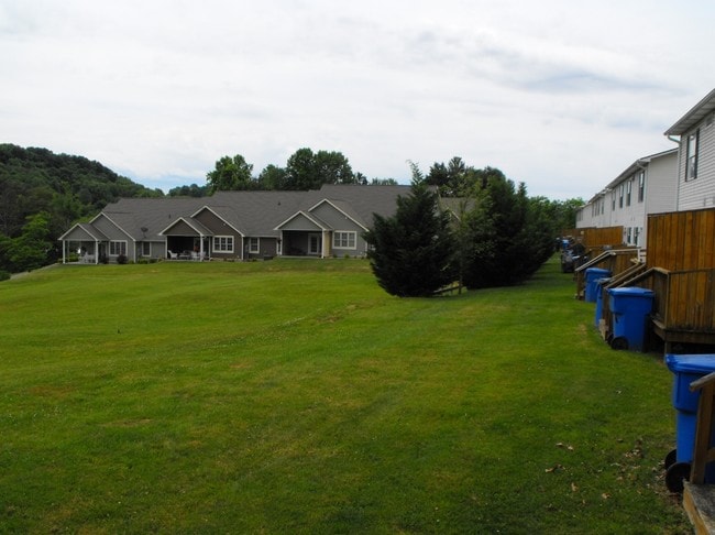 Building Photo - 1100 Payne Rd