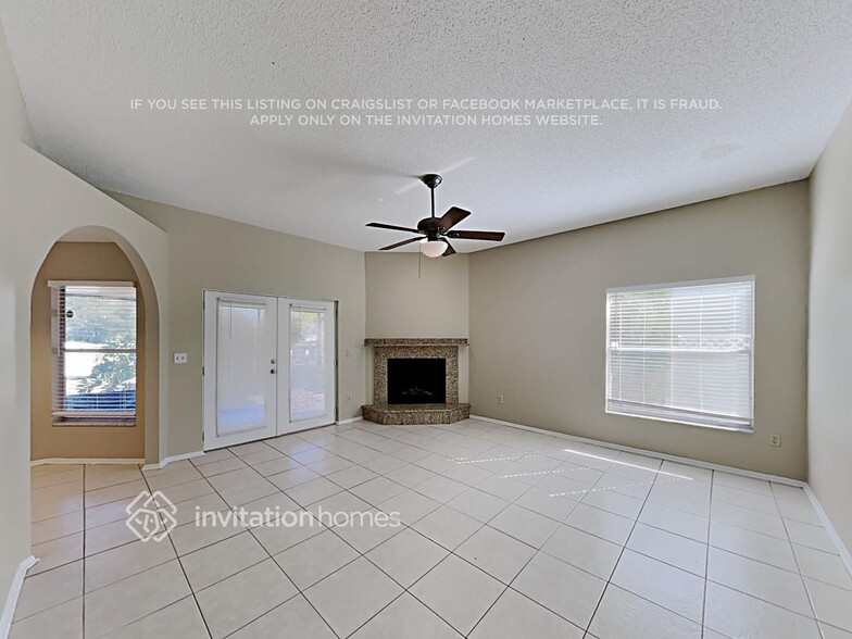 Building Photo - 12916 Longcrest Dr