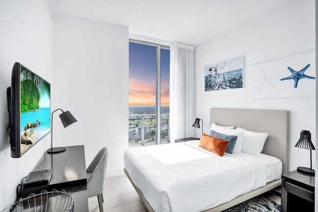 Building Photo - 4010 S Ocean Dr