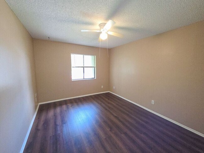Building Photo - 152 Springwood Cir